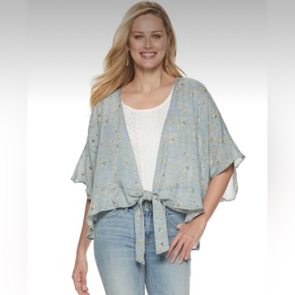 Lauren Conrad short floral kimono